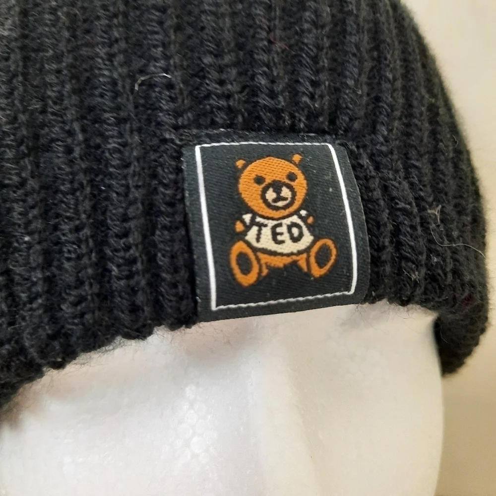 Ted Bear black ribbed knit slouchy beanie stocking hat